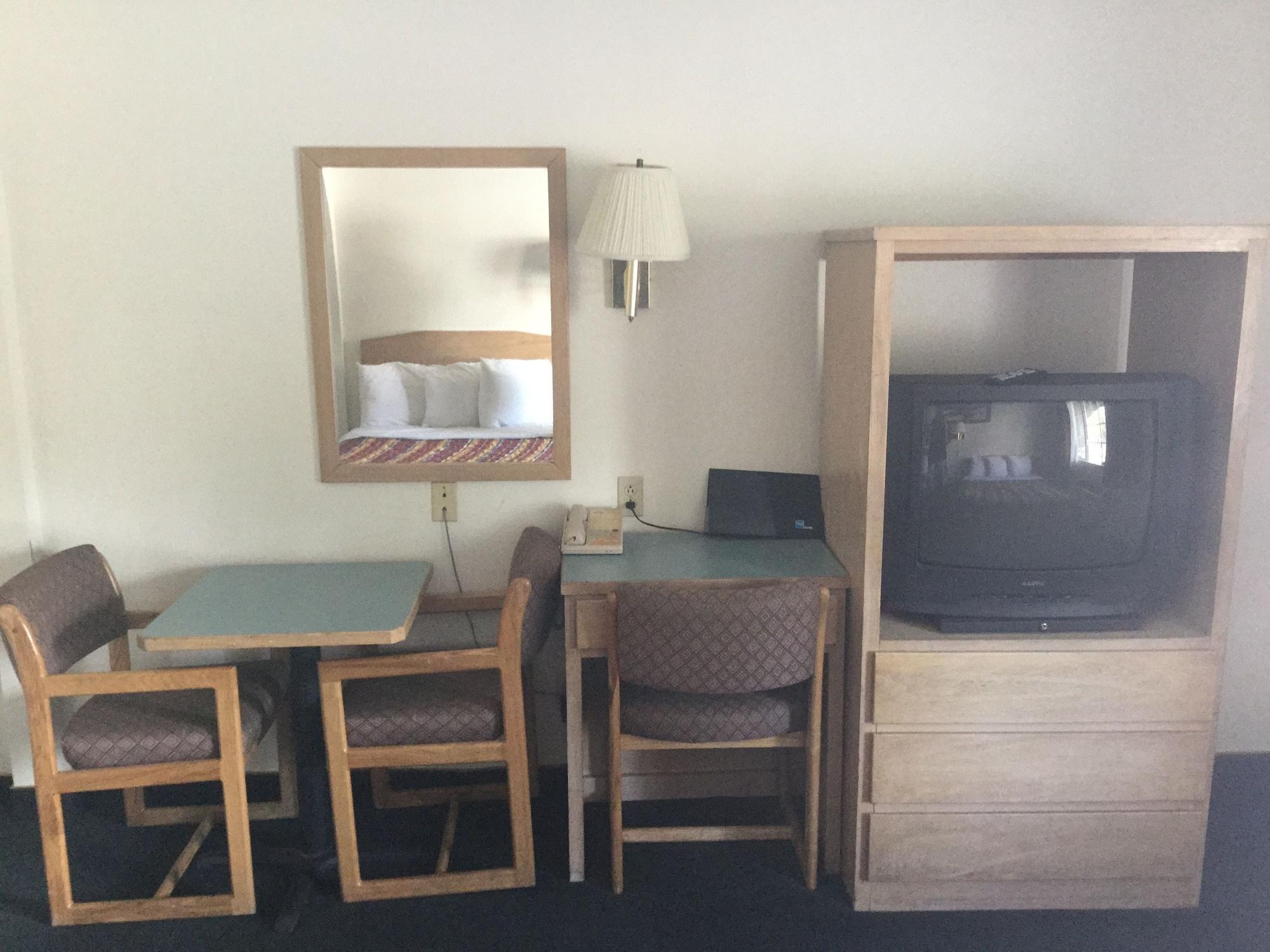 Rodeway Inn Бомонт Экстерьер фото