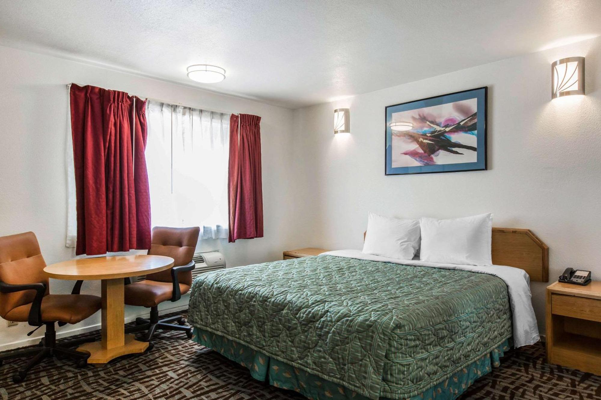 Rodeway Inn Бомонт Экстерьер фото